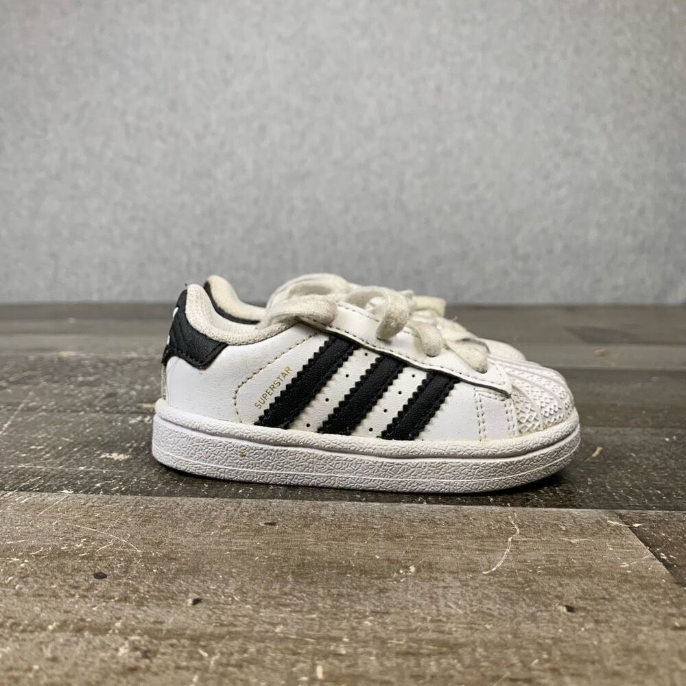 Adidas Little Kids Size 4 Superstar Shell Toe Sneakers White Black 3 Stripe